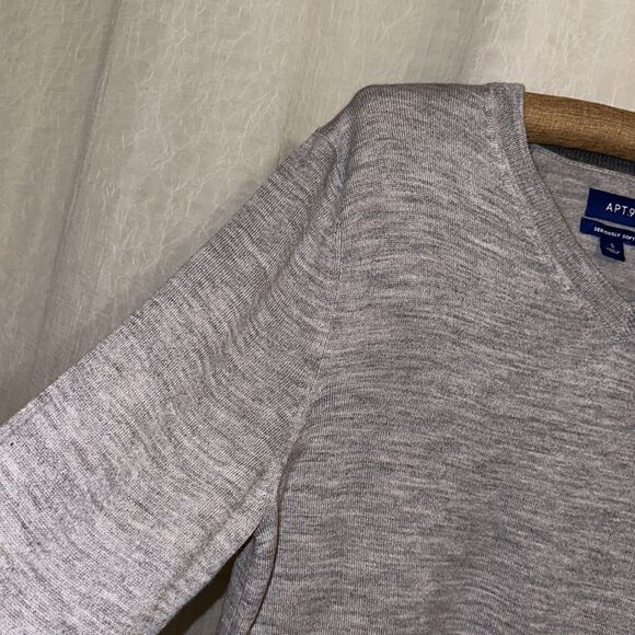 APT. 9 S Silver Gray Merino Wool Blend Fine Knit V-Neck Pullover Sweater - Picture 6 of 12